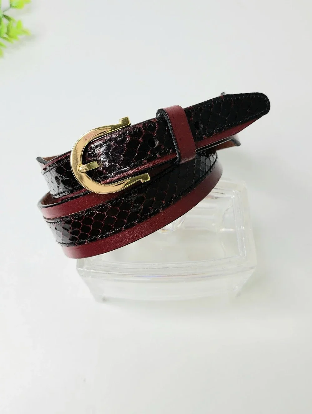 Pierre Cardin Oxblood Genuine Cowhide Equestrian Horseshoe Buckle Vintage Belt